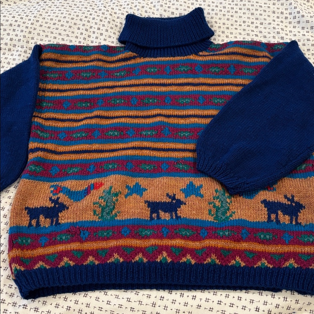 Vintage Neiman Marcus turtleneck sweater,100% wool, blue w/color pattern,size S